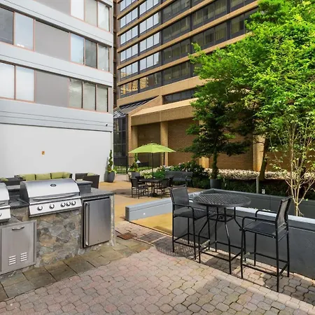 Comfortable Minimalist Apartment On Arlington!